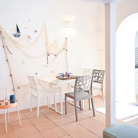 Casa Zia Adele * エルキエ